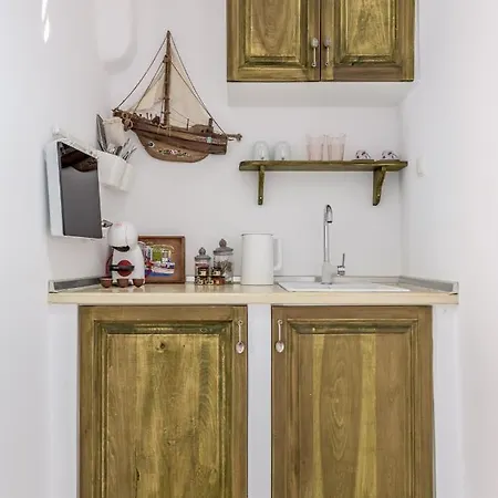 Koufiakas Boathouse * ポロニア