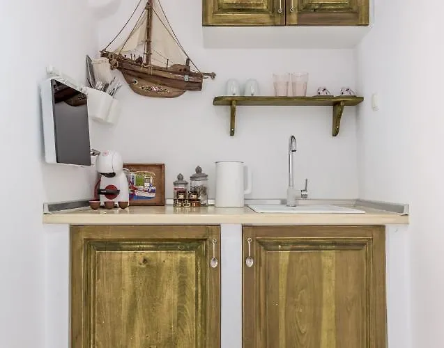 Koufiakas Boathouse * Поллония